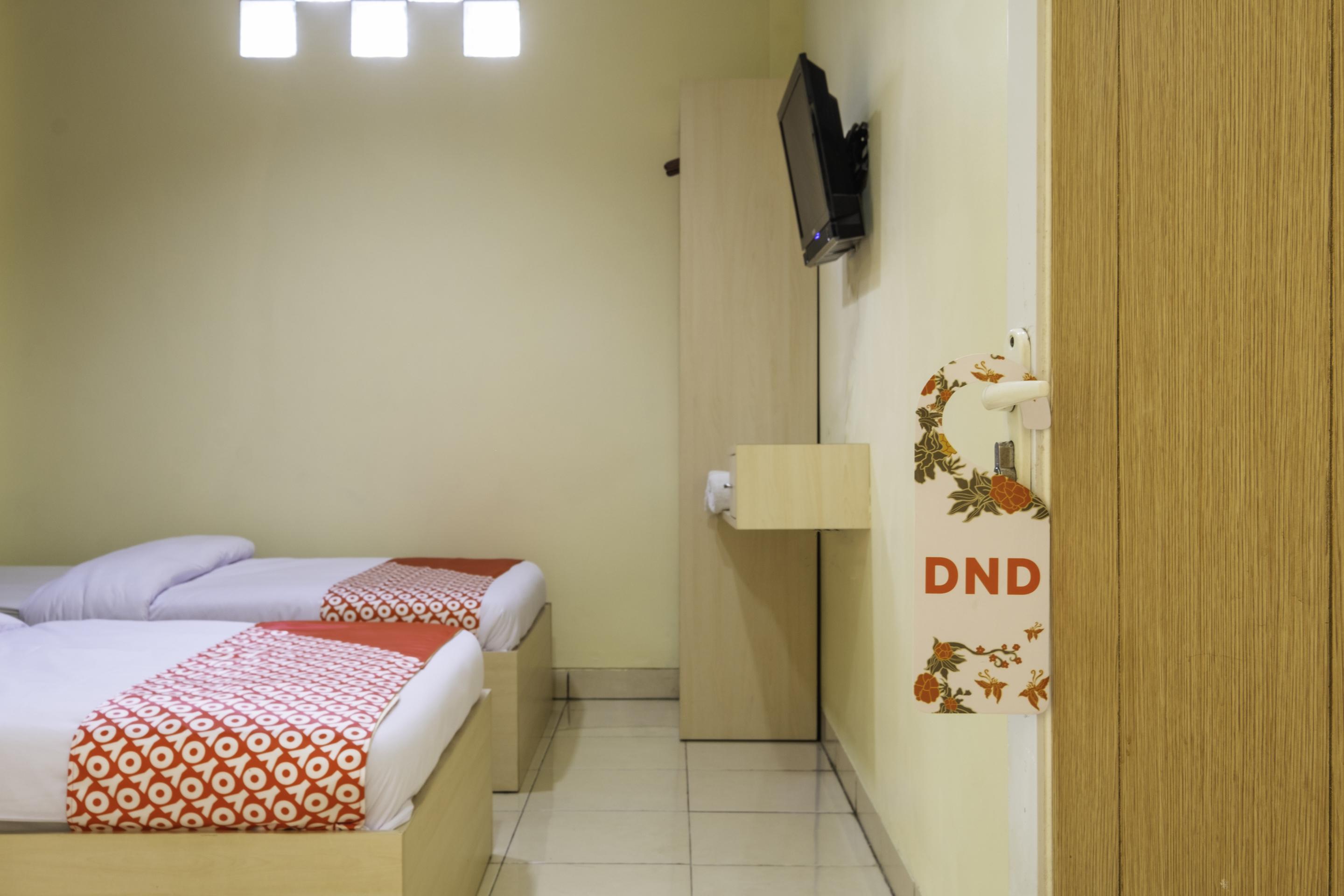 Oyo 2947 Cluster Harris Home Stay & Kos Cimindi Eksteriør billede